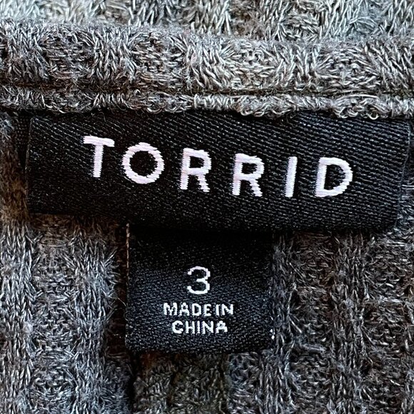 Torrid Tie-Dye Waffle Tunic has Long Tail and Long Raglan Sleeves Grey and White - Picture 6 of 8